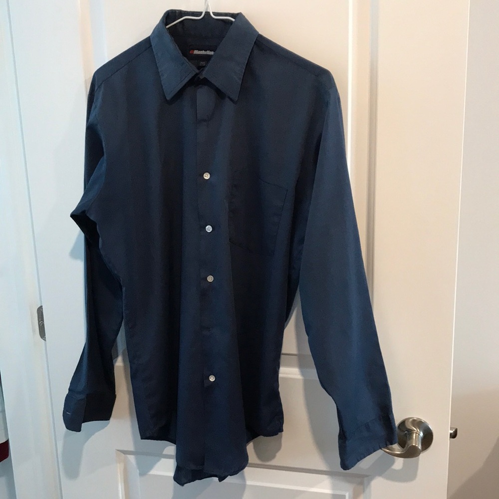 Manhattan men’s blue shirt